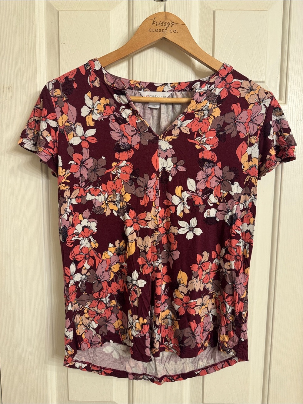 Liz Claiborne Burgundy Floral V-Neck Short Sleeve Top